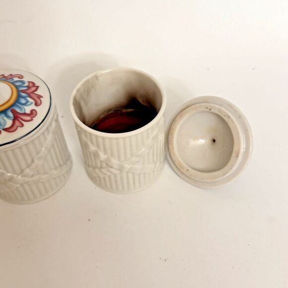 Elizabeth Arden Porcelain Canister Jars – 2 Vintage Floral Lid Bird Finials - Picture 5 of 8